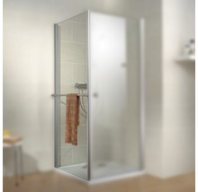 Duschkabine mit Handtuchhalter und teilweisem Sichtschutzglas im Badezimmer