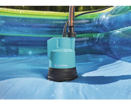 Gardena Schmutzwasser-Tauchpumpe im Pool
