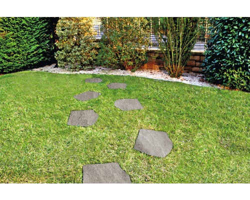 Gartenweg mit Trittsteinen anlegen – so geht's