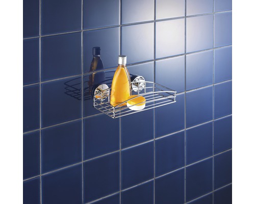 Duschkorb mit Saugnapfbefestigung an einer gefliesten Wand