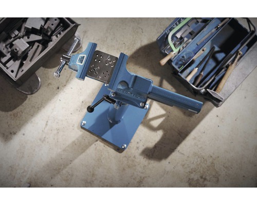 Tischschraubstock mit Werkzeugkasten und Werkzeug