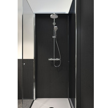 Dusche mit Duschwanne, Duscharmatur und Duschwand