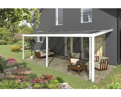 Terrassenüberdachung SKAN HOLZ Monza 648x357 cm weiß Terrasse mit Terrassenüberdachung und Gartenmöbeln im Garten