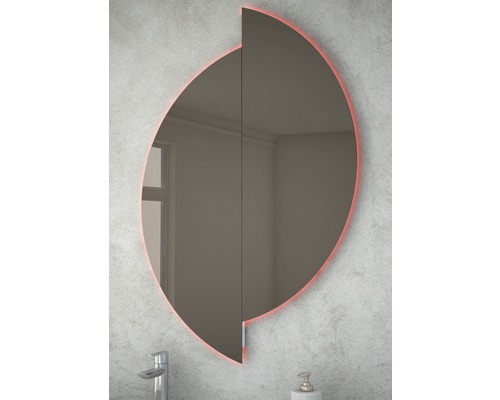 Ovaler Spiegelschrank mit Beleuchtung im Badezimmer.