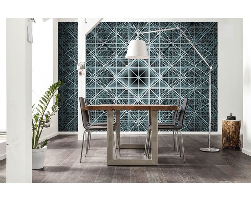 Esszimmer mit geometrischer Fototapete, Esstisch und Stühlen