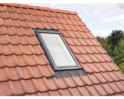 Dachfenster eingebaut in ein Ziegeldach