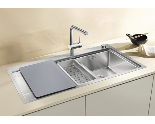 Küchenspüle aus Edelstahl mit Schneidebrett, Abtropfschale und Armatur
