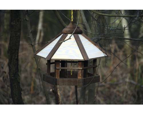 Vogelhaus aus Holz mit gelbem Aufhänger