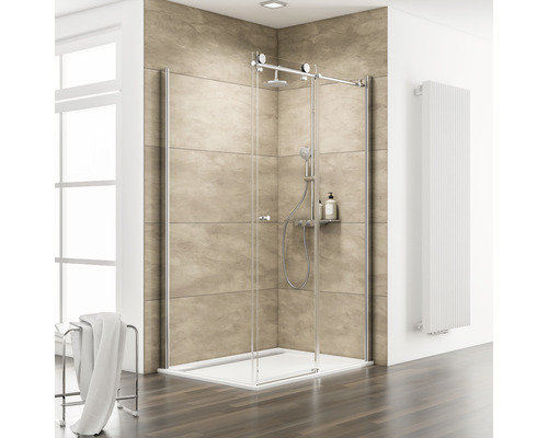 Dusche mit Schiebetür aus Glas und Duschwanne im Badezimmer