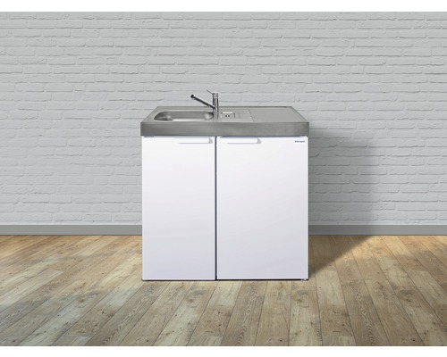 Kompakte Waschküche mit Spülbecken und Unterschrank