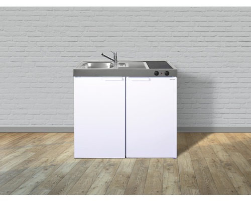 Kompakte Pantryküche mit Spüle und Kochfeld