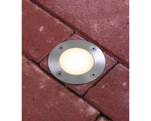 Bodeneinbauleuchte aus Edelstahl mit LED in Pflastersteinen