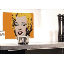 Herdabdeckplatte mit Marilyn Monroe Motiv und Kochtopf auf dem Herd