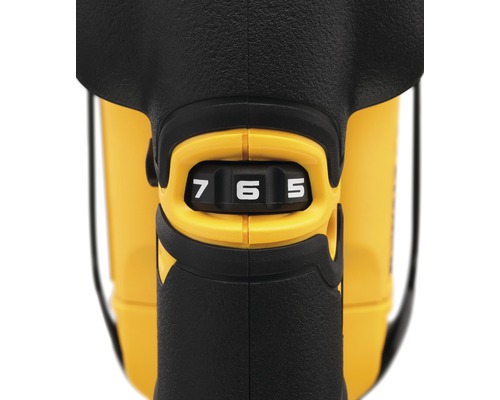 Nahaufnahme einer Nagelpistole mit einstellbarer Tiefeneinstellung zwischen 5 und 7.