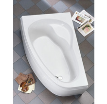 Eckbadewanne aus Sanitäracryl im Badezimmer