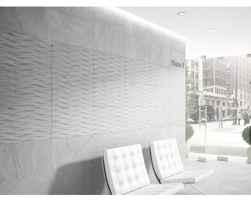 Szene mit Wandfliesen, Sitzgelegenheiten und Blick nach draußen