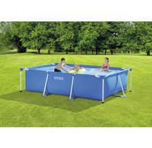 Rechteckiger Intex Pool mit Familie im Garten