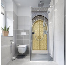 Modernes Badezimmer mit Dusche, WC und Fenster