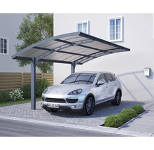 Carport mit Auto vor einem Haus