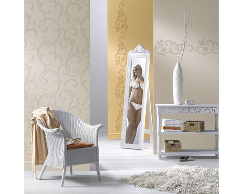 Vliestapete 9431 Patent Decor 3D weiß Dekoratives Wohnzimmer mit floral gemusterten Tapeten, Spiegel, Korbsessel und Kommode