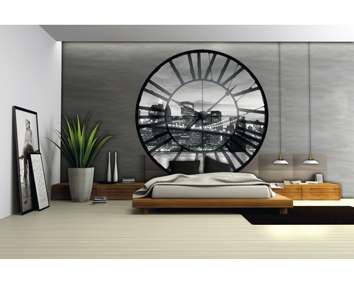 Schlafzimmer mit großem Wanduhrdesign mit Skyline
