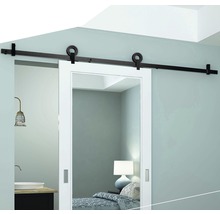 Schiebetürsystem mit Beschlägen und Schiene zur Wandmontage
