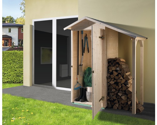 Gartenhaus weka Herzerl ohne Herz mit Fußboden und Schleppdach 162 x 105 cm natur Holzregal mit Gartengeräten und Holz neben einer Terrassentür