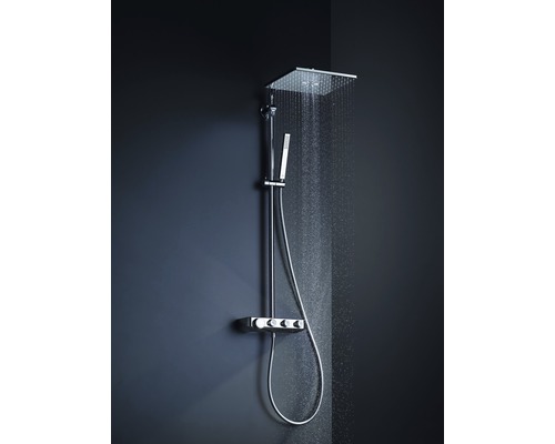 Brauseset mit Kopfbrause und Handbrause im Badezimmer