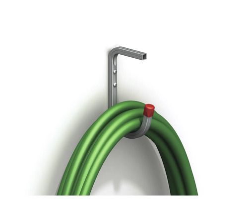 Gartenschlauch an Wandhalterung