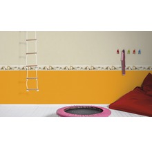 Kinderzimmer mit Kletterseil, Trampolin, Sitzsack und Bordüre mit Baustellenmotiven.