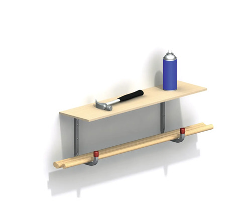 Regal mit Hammer und Sprühdose