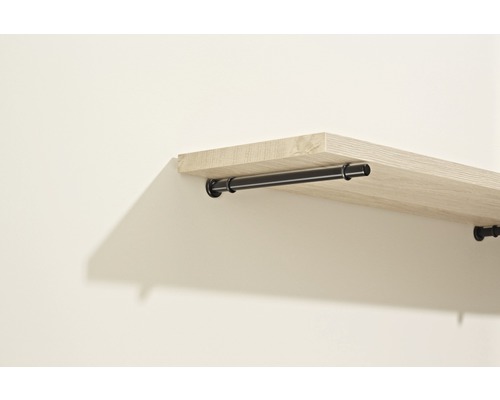 Regalboden mit Rohrbefestigung