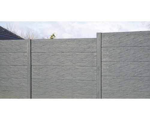 Grauer Sichtschutzzaun mit Steinoptik