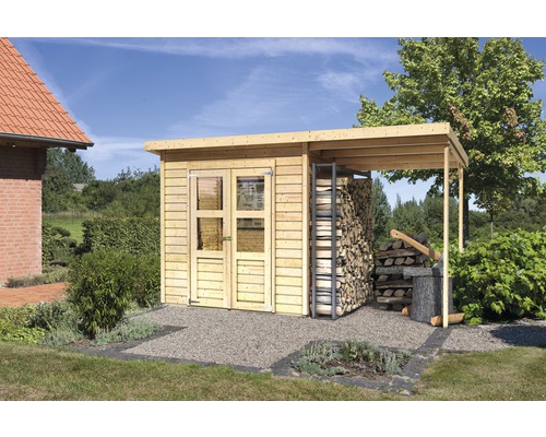 Gartenhaus Karibu Klosterburg mit Schleppdach 390 x 175 cm natur Holzlager mit Doppeltür und integriertem Unterstand im Garten.