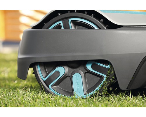 Gardena Mähroboter Rad im Gras