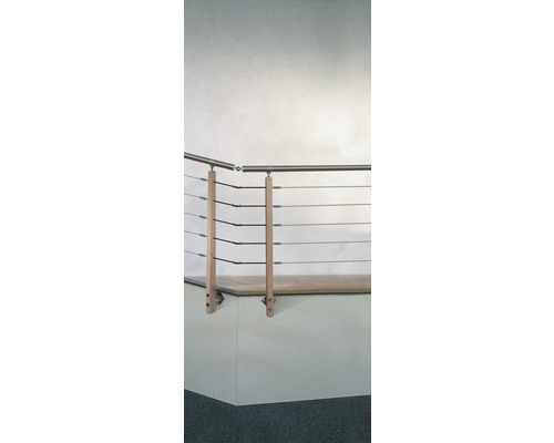 Geländer mit Edelstahlseilen und Holzpfosten