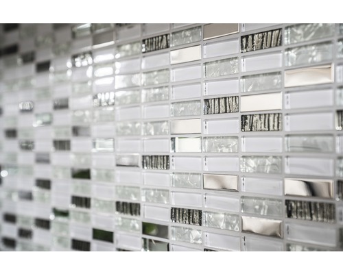 Mosaikfliese mit Glas-, Metall- und Steindekor