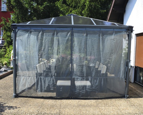 Pavillon mit Moskitonetz zum Schutz vor Insekten
