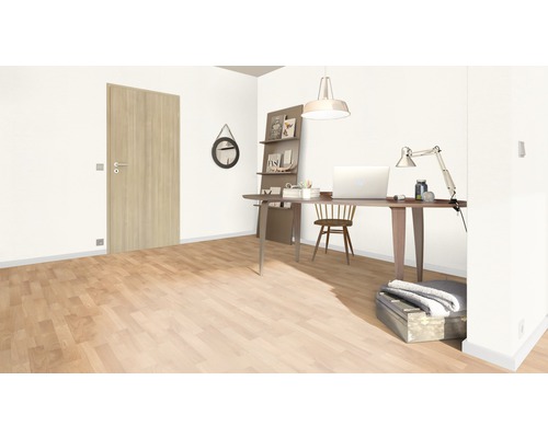 Inneneinrichtung mit Holztür, Schreibtisch und Dekoration