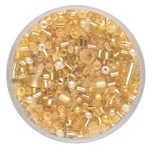 Verschiedene goldfarbene Rocailles in Dose
