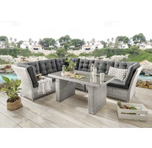 Gartenmöbel Set mit Ecksofa, Tisch mit Glasplatte und grauen Polstern auf Terrasse