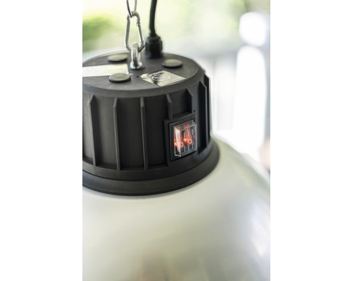 Detailaufnahme einer Lampe mit Schalter