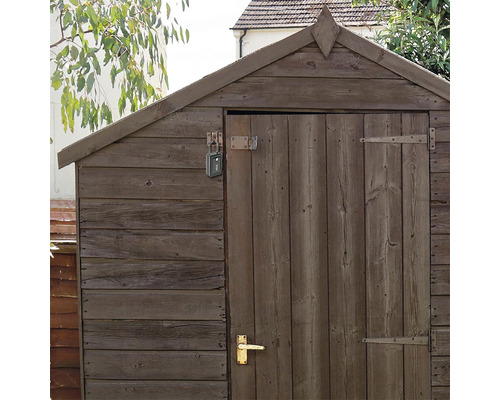Holzgartenhaus mit Tür und Zahlenschloss