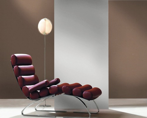 Lounge Sessel mit Fußablage und Stehleuchte