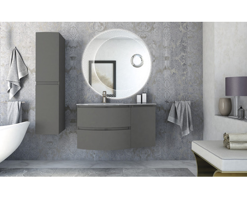 Modernes Badezimmer mit Waschbeckenunterschrank, Spiegelschrank und beleuchtetem Spiegel