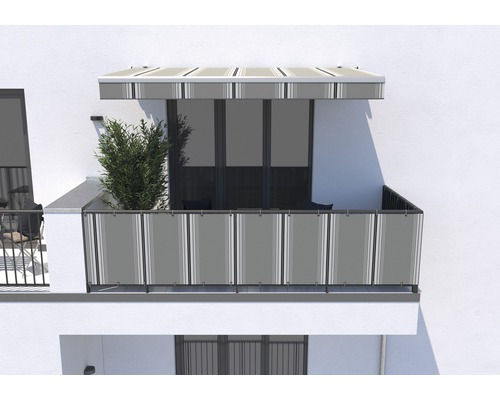 Balkon mit Sichtschutz und Markise