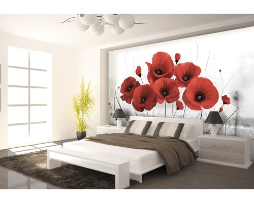 Schlafzimmer mit Mohnblumen Wandbild, Bett und Nachttischen