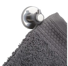 Handtuchhalter aus Edelstahl mit grauem Handtuch