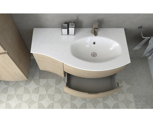 Modernes Badezimmer mit Waschtischunterschrank, Waschbecken und offenem Schubfach