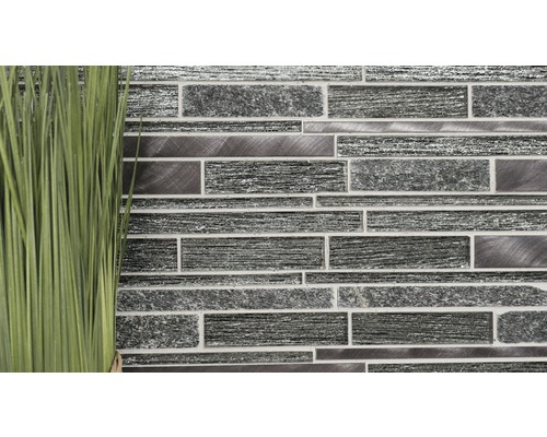 Mosaikfliese mit Glas- und Metallelementen